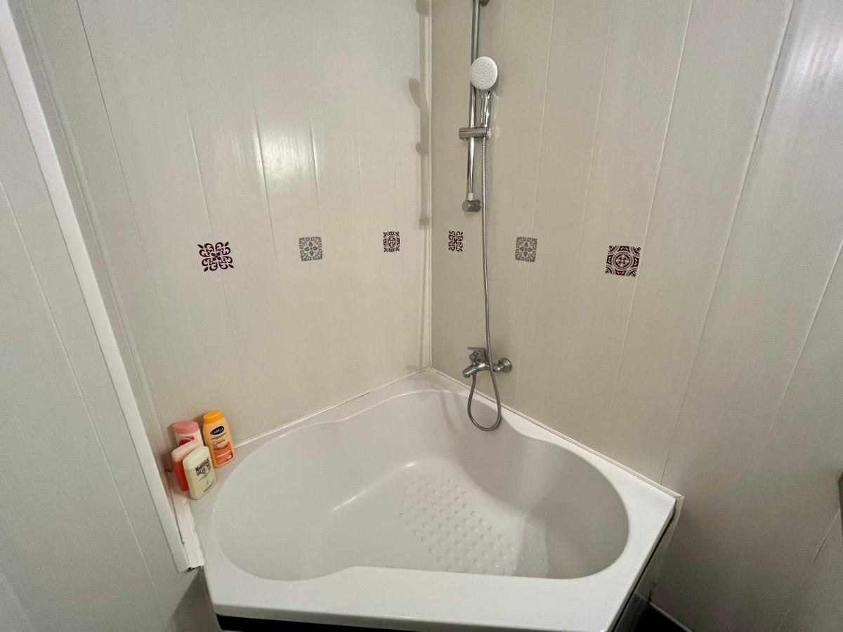 Appartement 2 Chambres - Lits King Size - Wifi - Baignoire Le Puy-en-Velay Kültér fotó